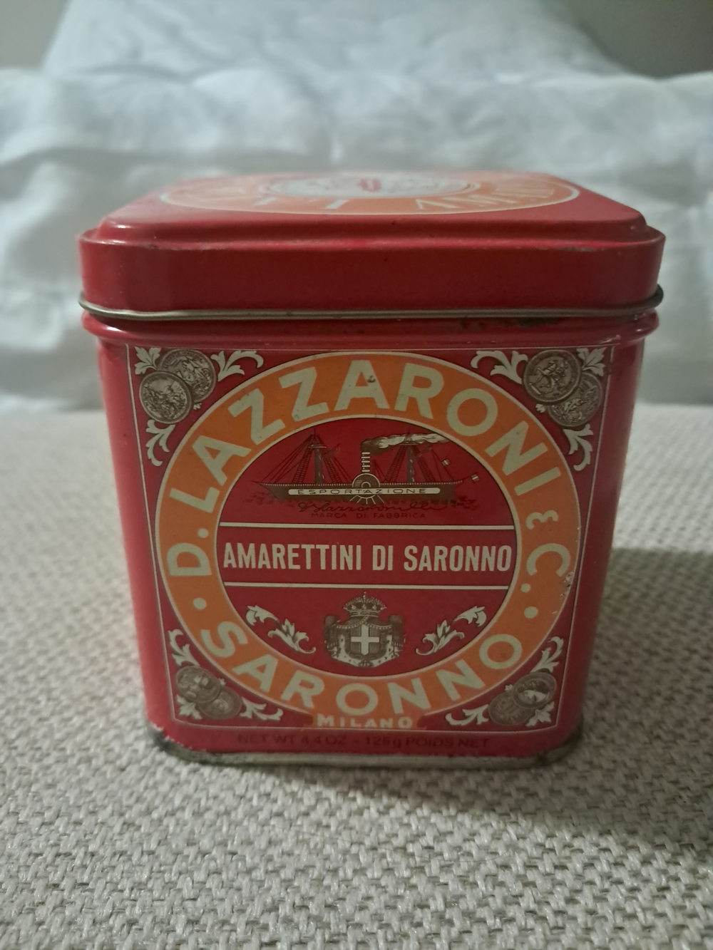 Amarettini Red Tin - Vintage